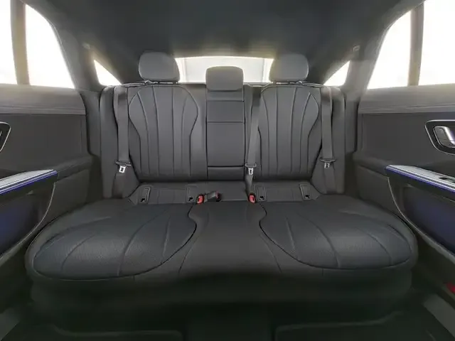 Mercedes-Benz EQE 300