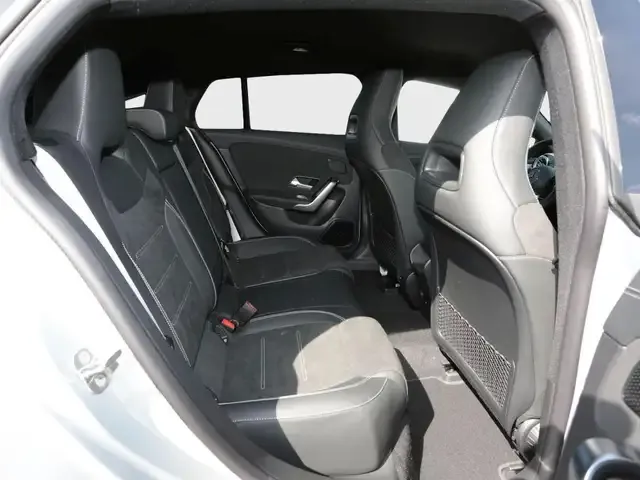 Mercedes-Benz CLA 220