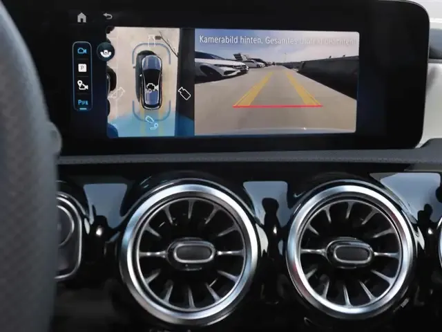 Mercedes-Benz CLA 220