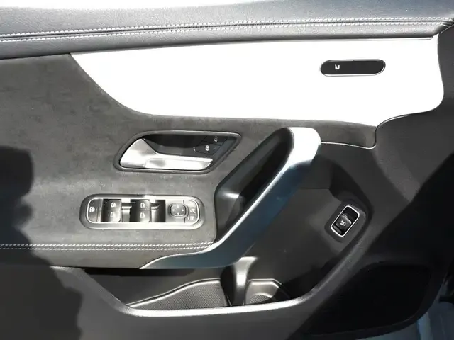 Mercedes-Benz CLA 220