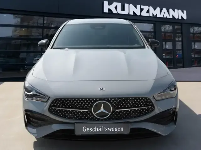 Mercedes-Benz CLA 220
