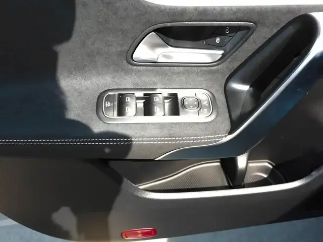 Mercedes-Benz CLA 220