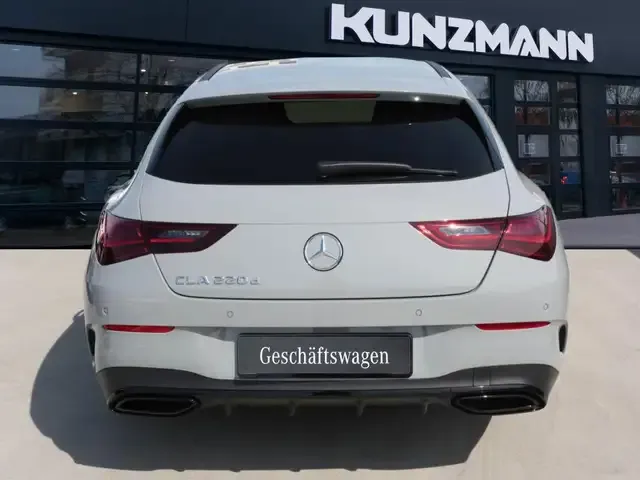 Mercedes-Benz CLA 220