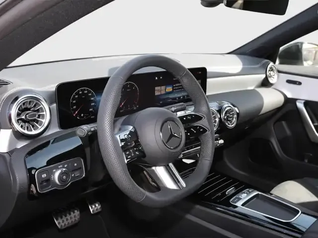 Mercedes-Benz CLA 220