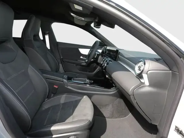 Mercedes-Benz CLA 220