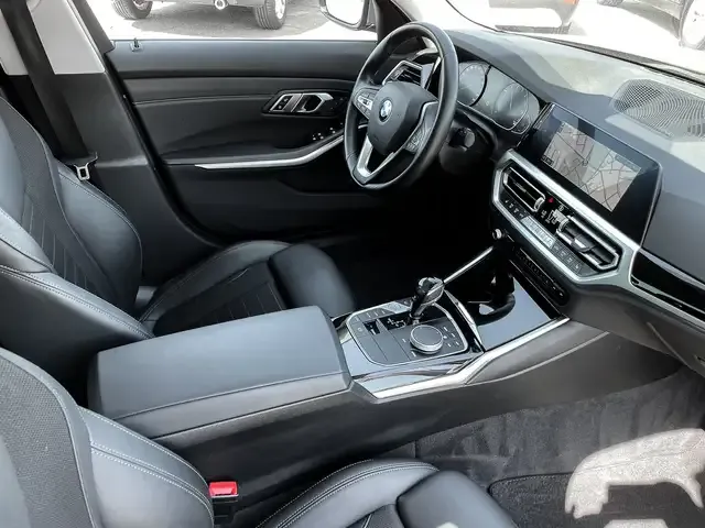 BMW 330