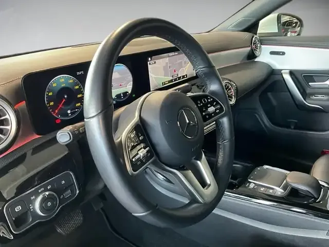 Mercedes-Benz CLA 220