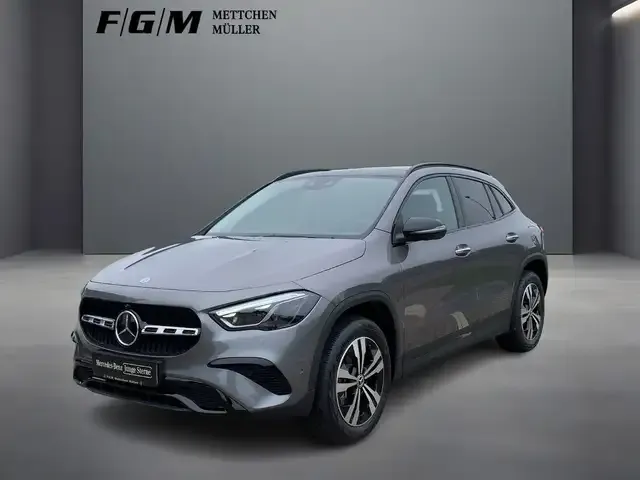 Mercedes-Benz GLA 220