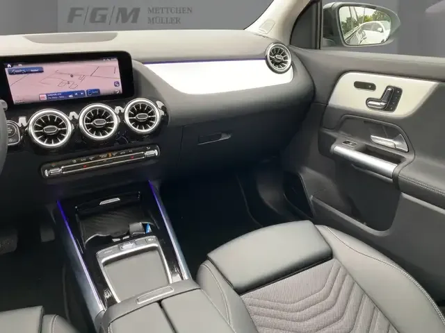 Mercedes-Benz GLA 220
