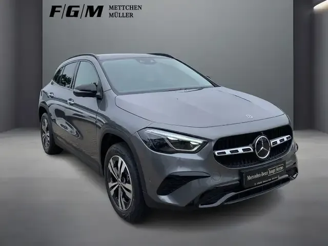 Mercedes-Benz GLA 220