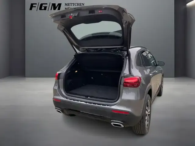 Mercedes-Benz GLA 220