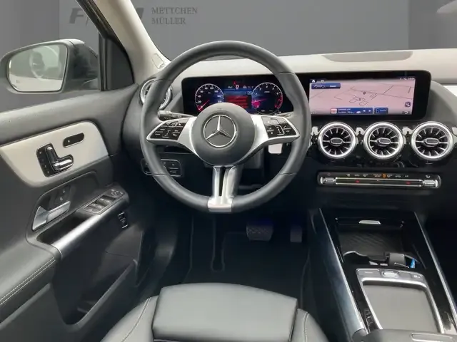 Mercedes-Benz GLA 220