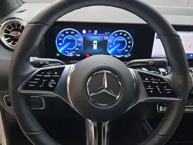 Mercedes-Benz EQA 250