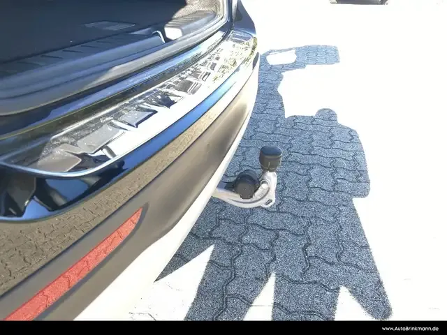 Mercedes-Benz GLB 220