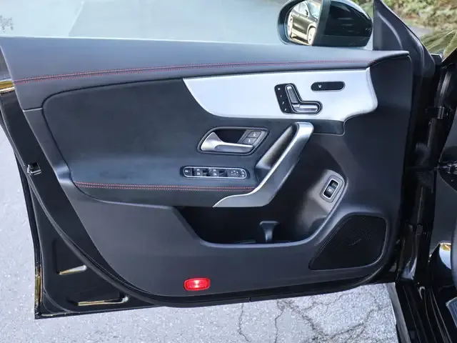 Mercedes-Benz CLA 35 AMG
