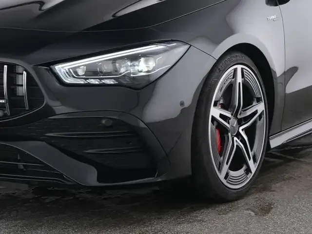 Mercedes-Benz CLA 35 AMG