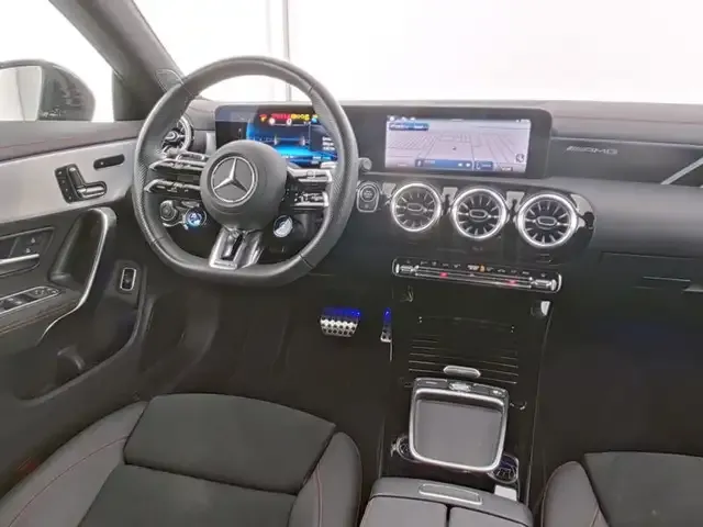 Mercedes-Benz CLA 35 AMG