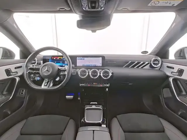 Mercedes-Benz CLA 35 AMG