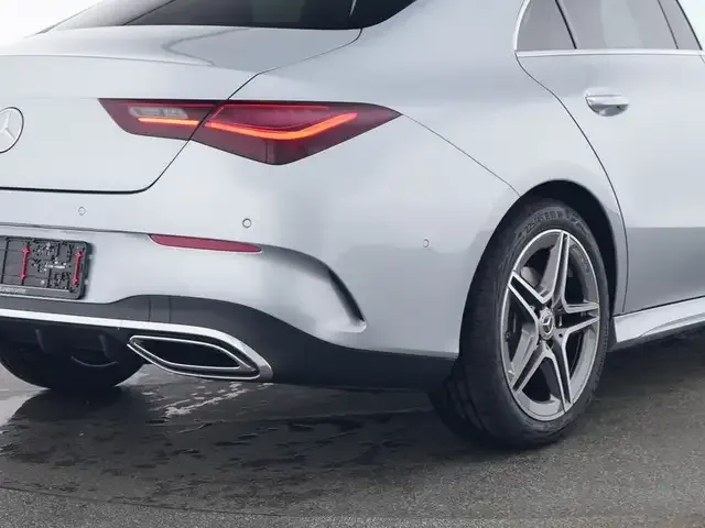 Mercedes-Benz CLA 200
