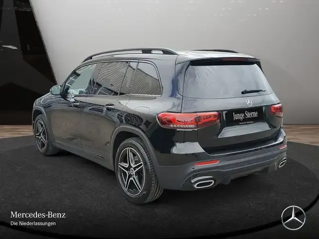 Mercedes-Benz GLB 220