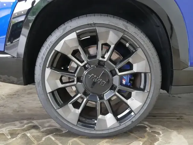 BMW XM