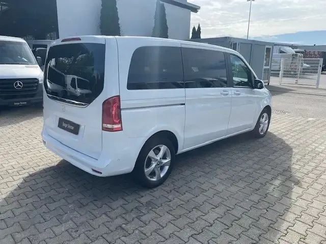 Mercedes-Benz V 250