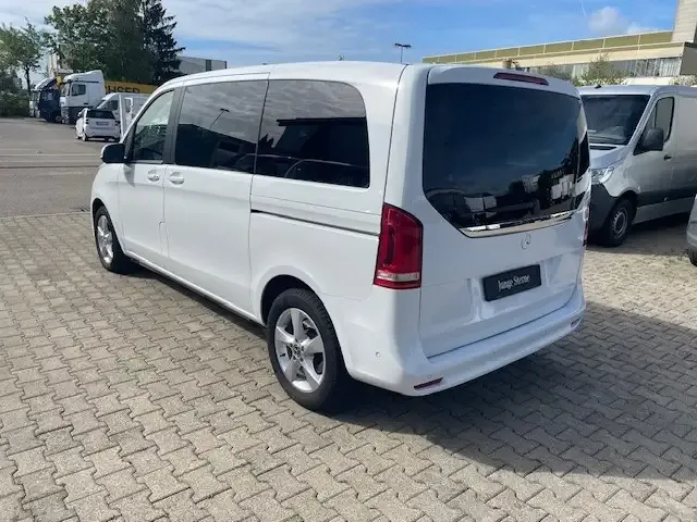 Mercedes-Benz V 250