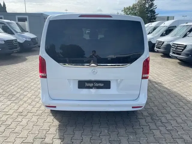 Mercedes-Benz V 250
