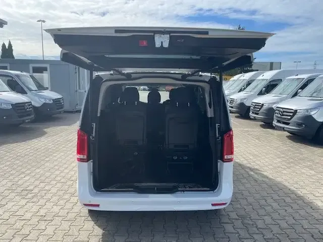 Mercedes-Benz V 250