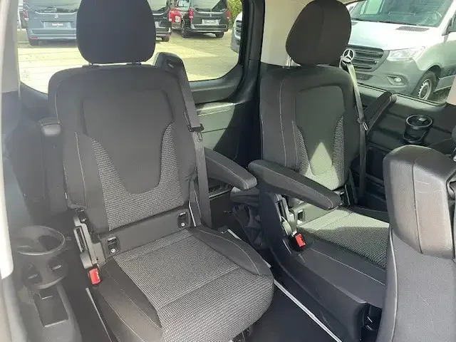Mercedes-Benz V 250