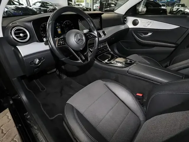 Mercedes-Benz E 200