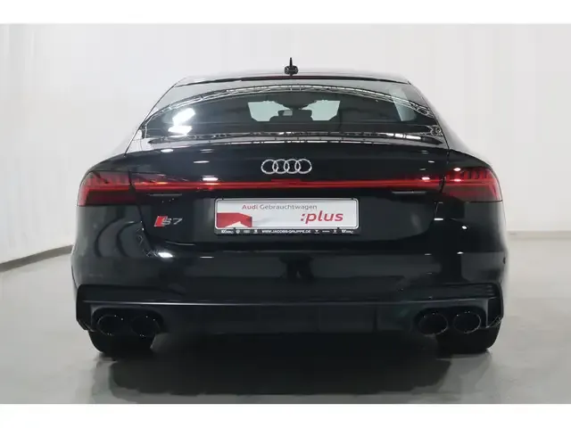 Audi S7