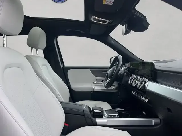Mercedes-Benz EQB 300