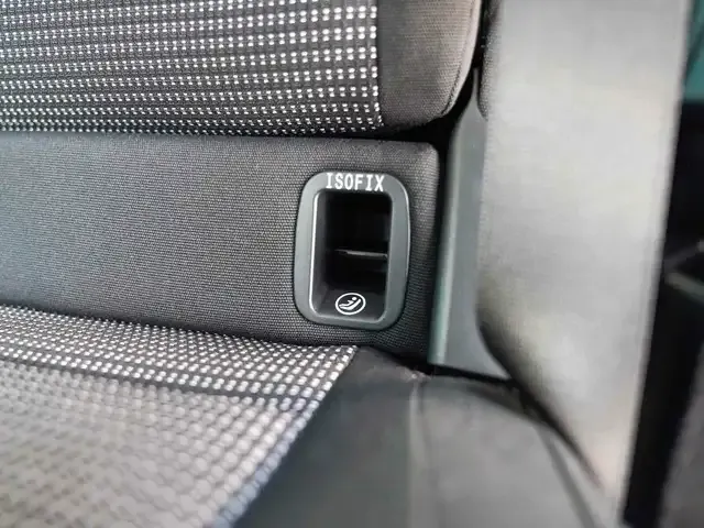 Mercedes-Benz V 220