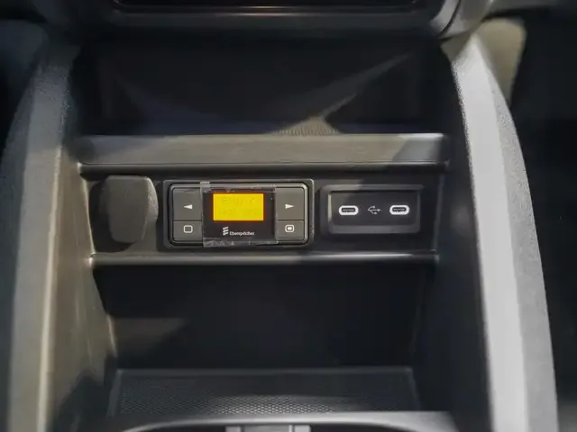 Mercedes-Benz V 220