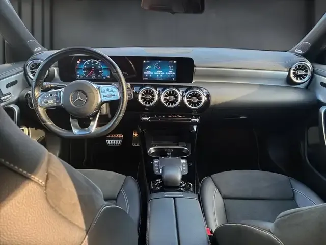 Mercedes-Benz CLA 220
