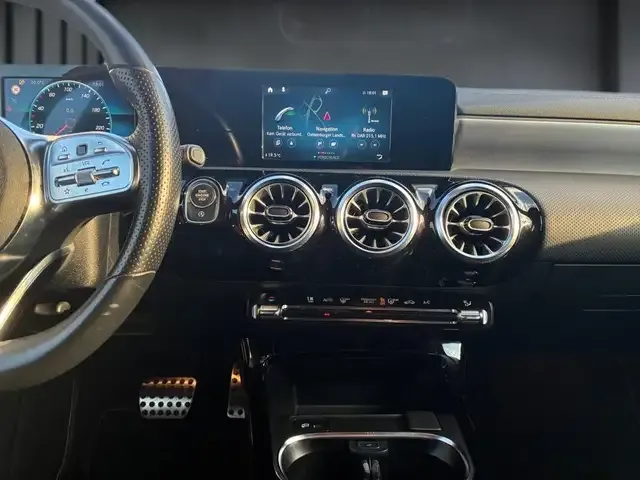 Mercedes-Benz CLA 220