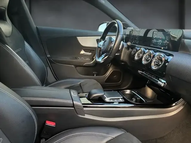 Mercedes-Benz CLA 220