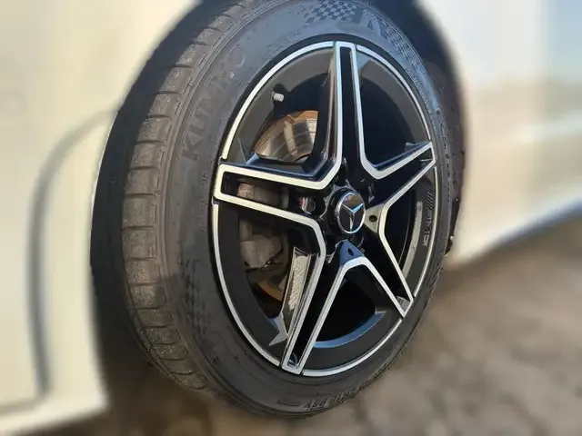 Mercedes-Benz CLA 220