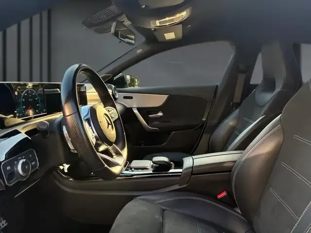Mercedes-Benz CLA 220