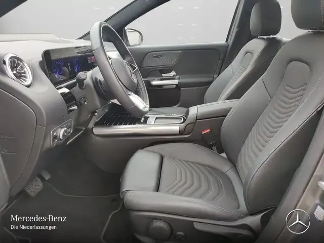 Mercedes-Benz EQA 300