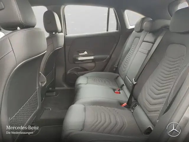 Mercedes-Benz EQA 300