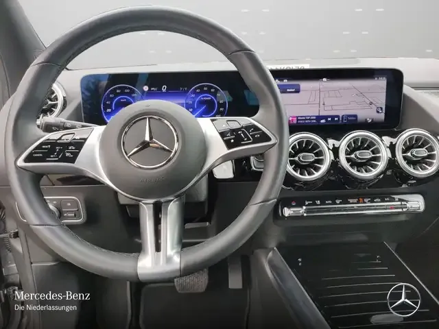 Mercedes-Benz EQA 300