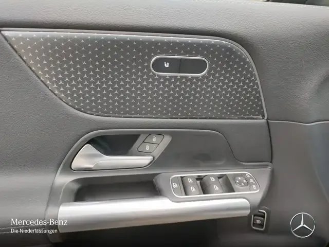 Mercedes-Benz EQA 300