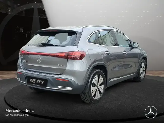 Mercedes-Benz EQA 300