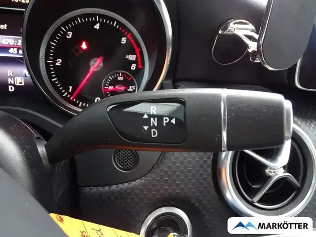 Mercedes-Benz A 220