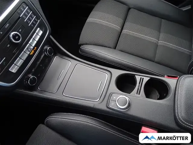 Mercedes-Benz A 220