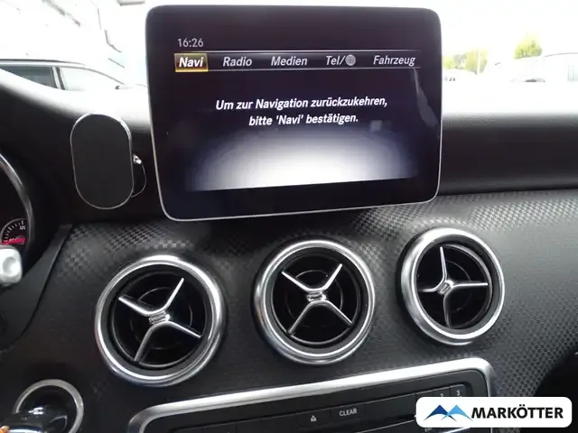 Mercedes-Benz A 220