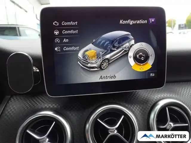 Mercedes-Benz A 220
