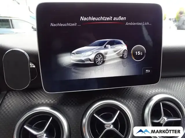 Mercedes-Benz A 220